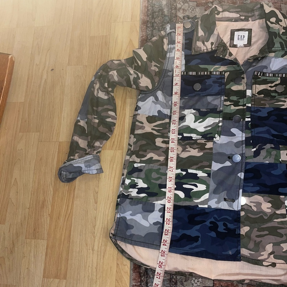 Gap Patchwork Camo Print Utility Jacket Shacket M… - image 5